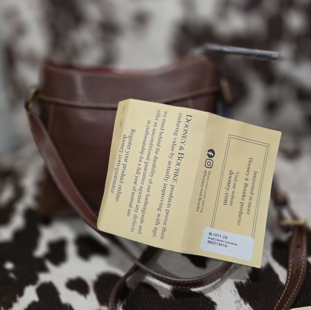 Dooney And Bourke Cossbody. - Picture 2 of 11